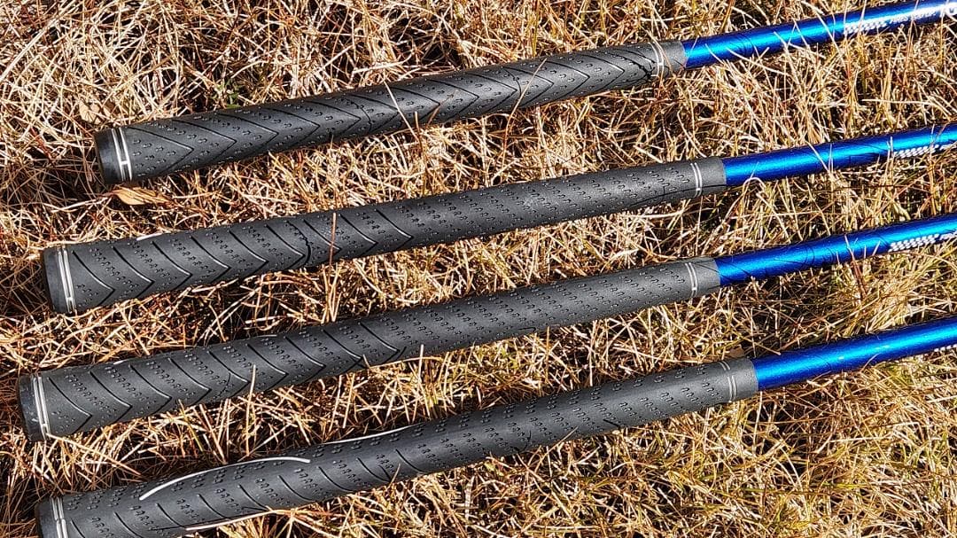 ★イグニオ ジュニアゴルフクラブセット 6～8才用 キャディバッグ付 4本セット