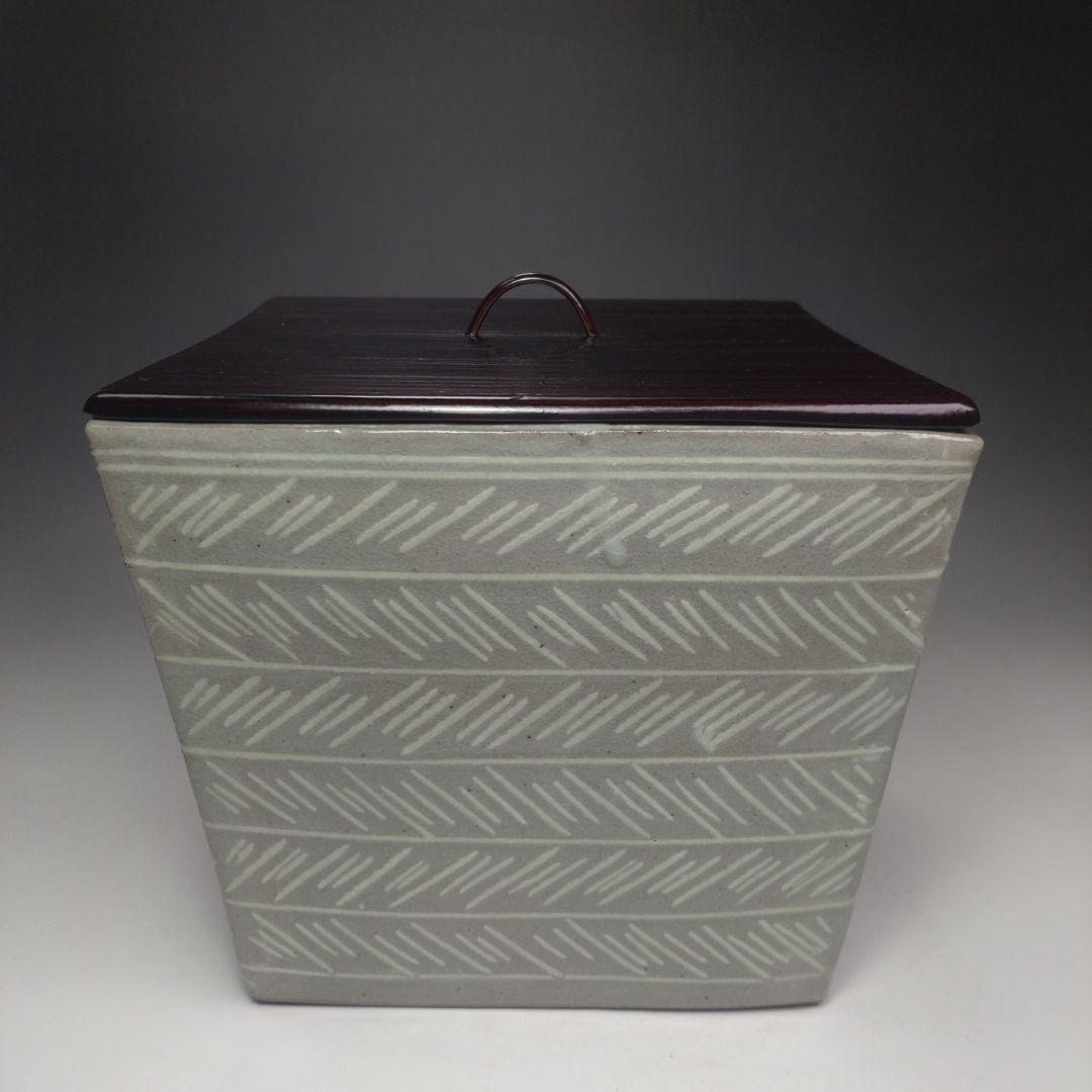 ィ113 水指『福森比路志作』『玄々斎好写三島四方角水指　共箱』茶道具