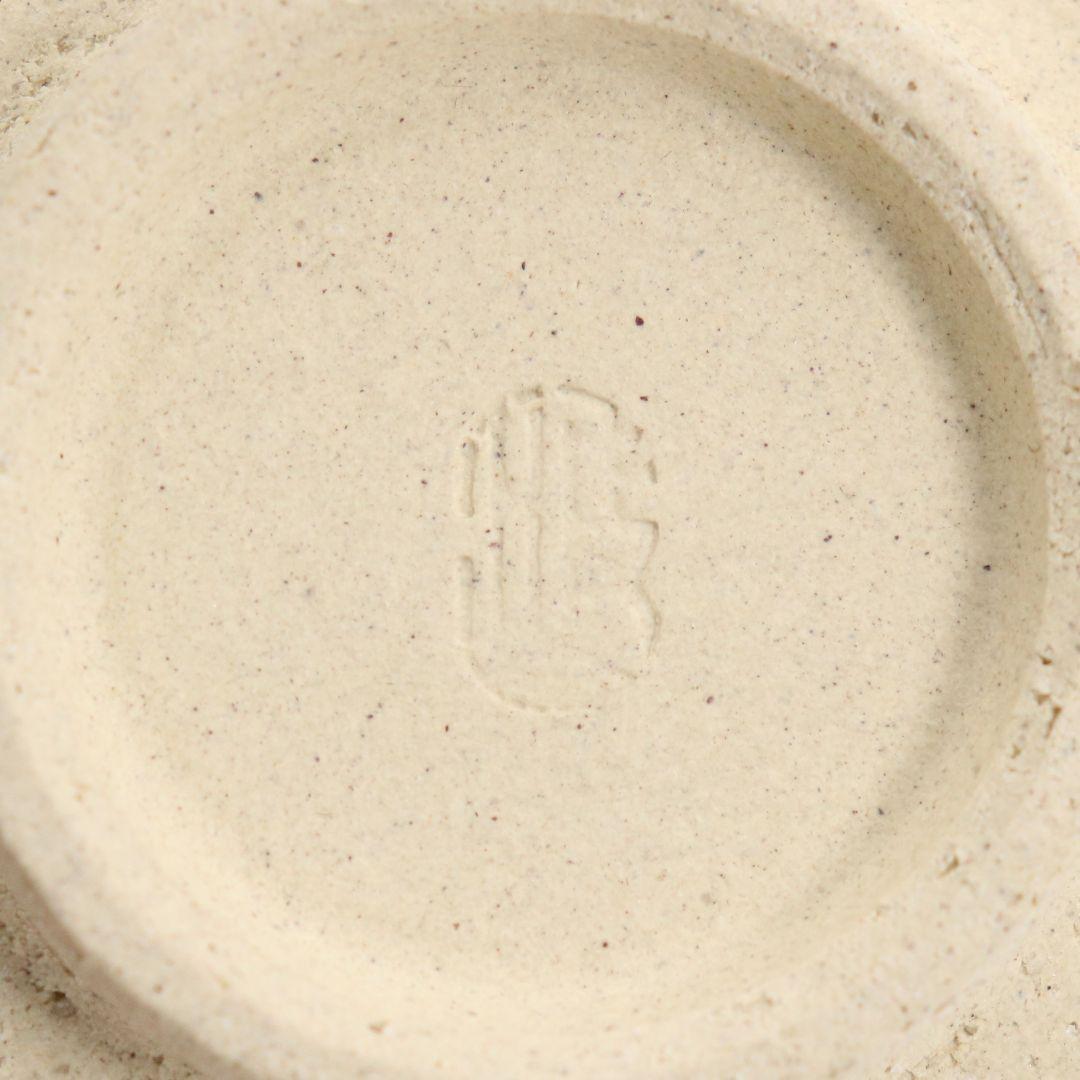 板谷波山作 辰砂茶碗 [銘:清遊] 　裏千家十四代淡々斎書付　仕覆付　SO102