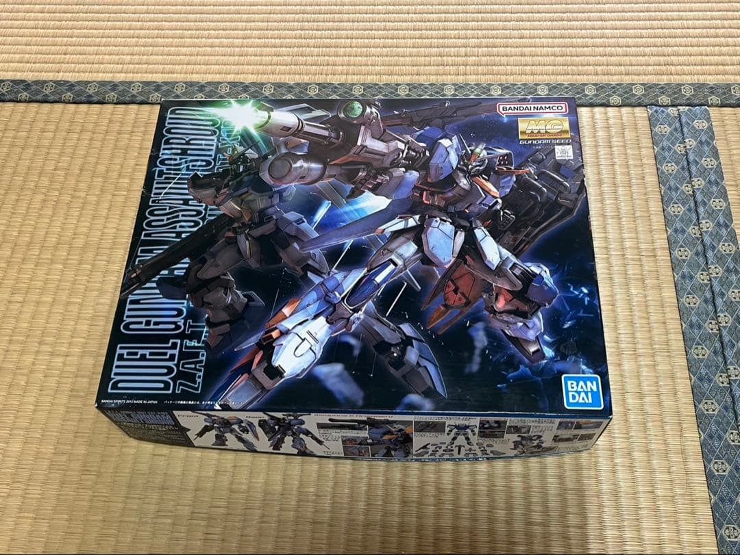 新品　デュエルガンダム　アサルトシュラウド　MG GAT-X102