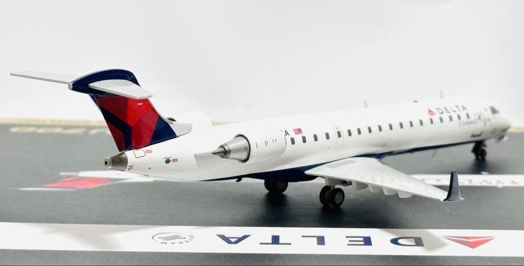 航空機・ヘリコプター Gemini 1/200 Bombardier CRJ700