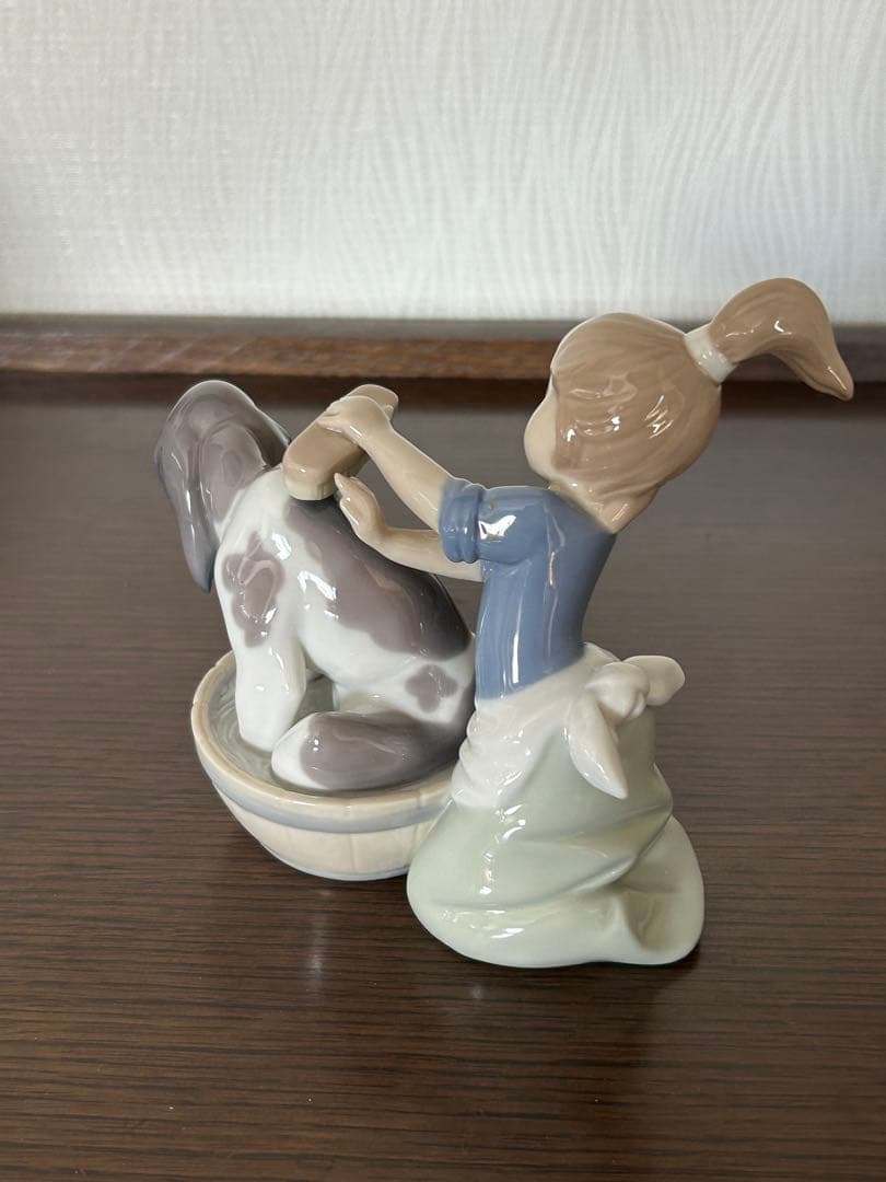 リヤドロ LLADRO きれいにしましょうね　　　　　　【定価33000円】