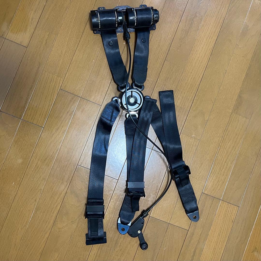 BOEING 737 コックピット シートベルト