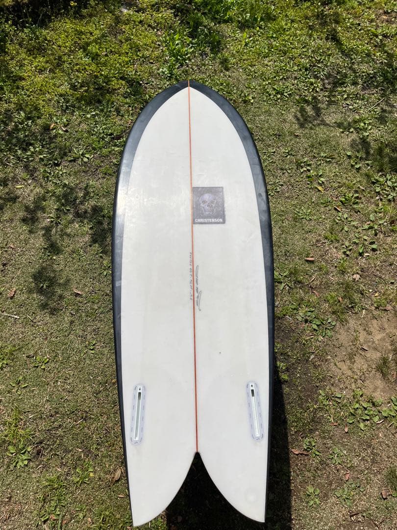 中古クリステンソンサーフボード5'4 ツインフィッシュ、フィン付き