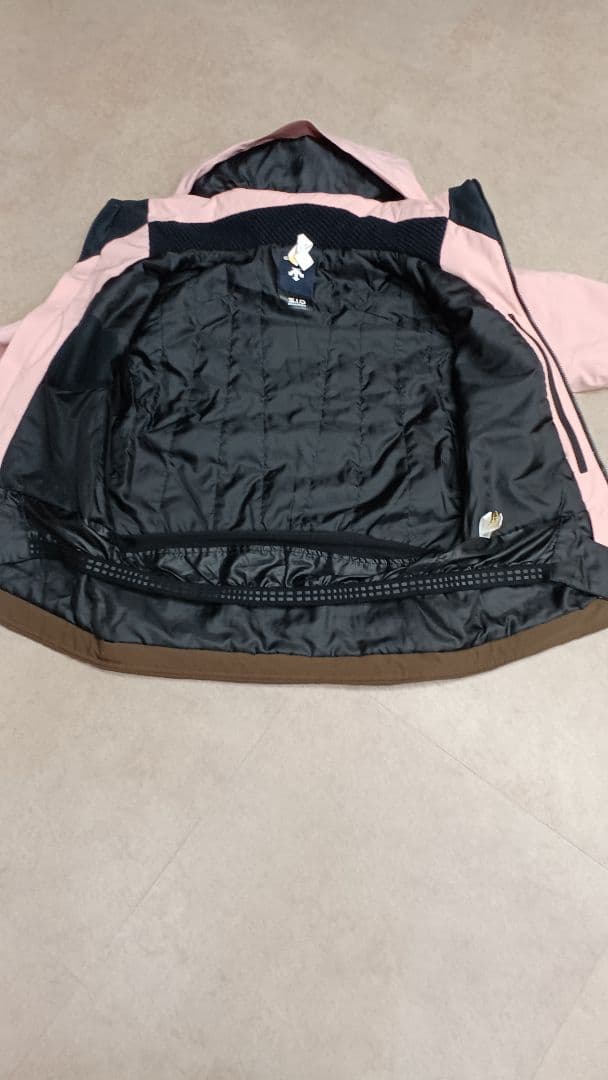 デサント　スキーウエア　Sサイズ　DESCENTE　２０２４