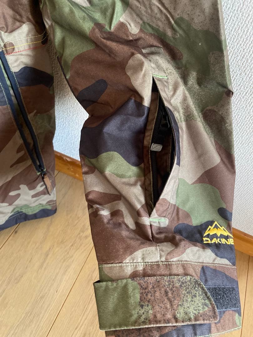 【美品】DAKINE スノーボード　ウェア　Mサイズ
