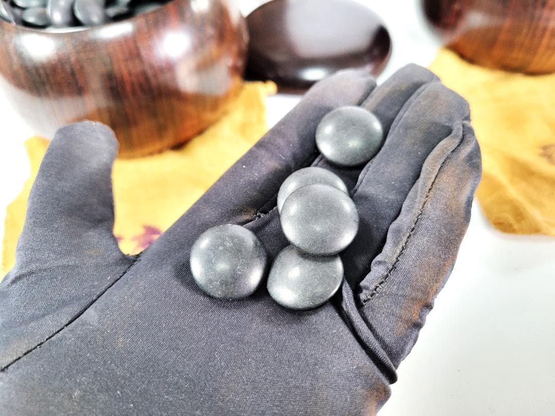 【送料無料・蔵出し】囲碁　本蛤碁石　本那智黒　黒檀　桐箱付き　骨董　ビンテージ