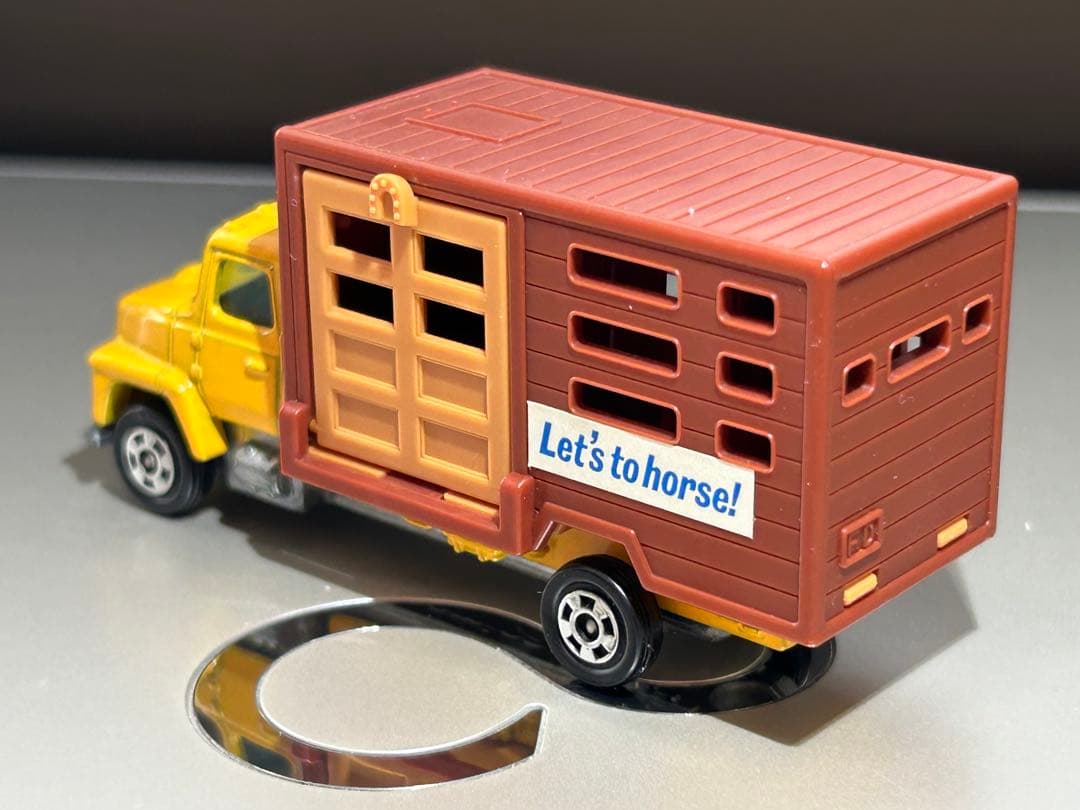 トミカ　フォード　キャトル　トラック　午年！