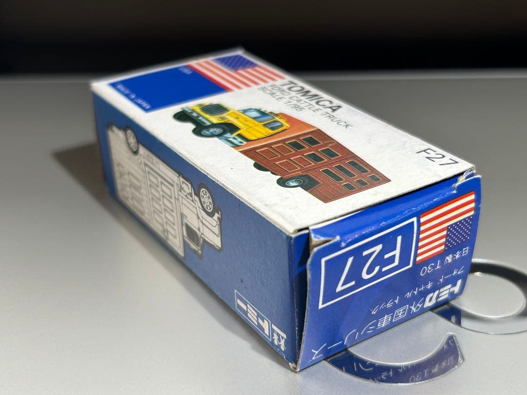 トミカ　フォード　キャトル　トラック　午年！