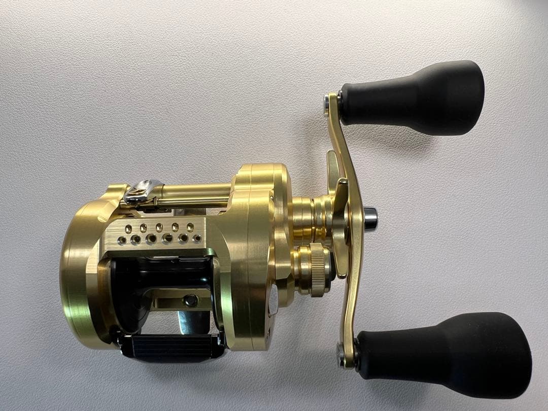 【未使用】シマノ 23 カルカッタコンクエスト MD 【400XGLH】