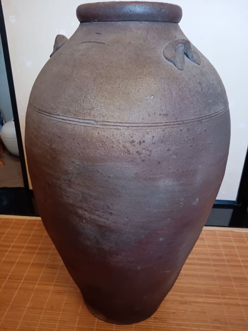 備前　茶色の陶器製花瓶