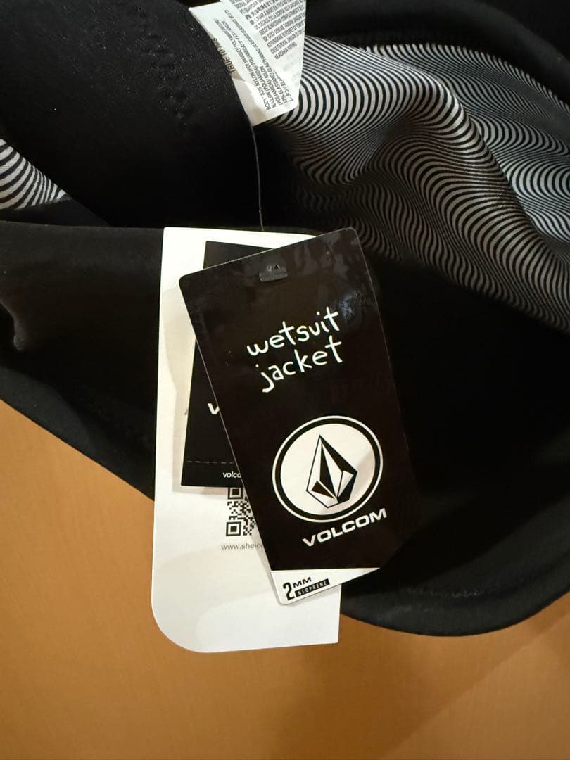 VOLCOM ボルコム ロングスリーブ ラッシュガード ウエットスーツ Lサイズ