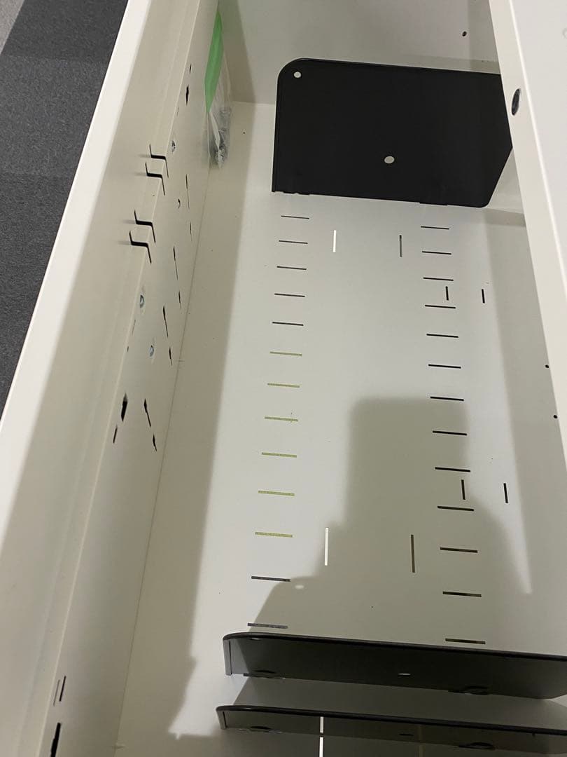 本日完全終了 送料込 オカムラ　ホワイト 3段キャビネット スライド棚付き