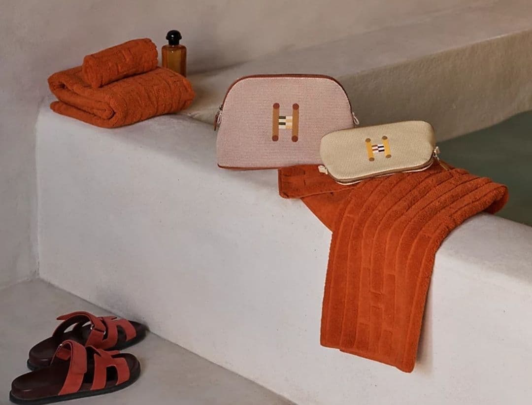 HERMES♥️エルメス♥️カレタオル♥️ステアーズ♥️新品箱付き♥️ホワイト