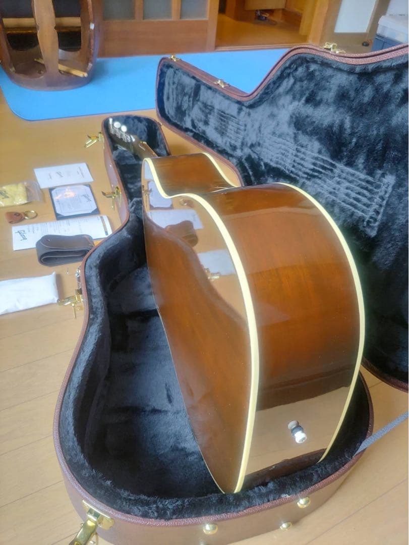 Gibsonカスタムショップ　1960s J-45 Montana Rose