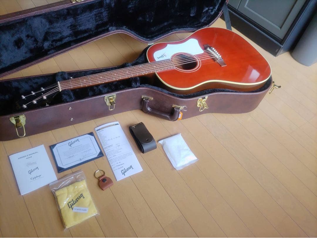 Gibsonカスタムショップ　1960s J-45 Montana Rose