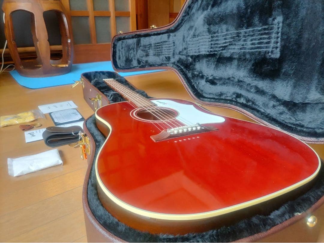 Gibsonカスタムショップ　1960s J-45 Montana Rose