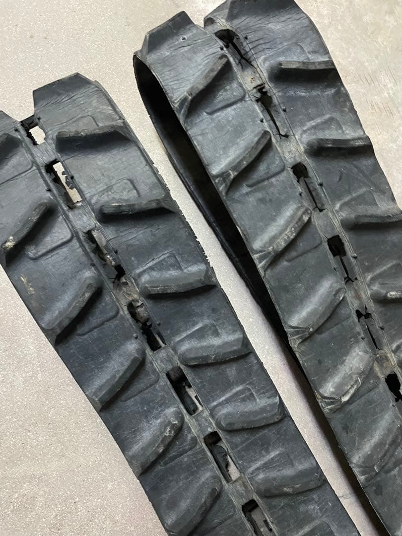 左右セット　ゴムローラー キャタピラ　180-84-28