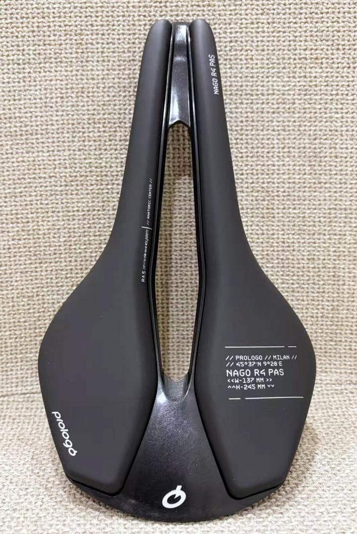 Prologo NAGO R4 PAS サドル