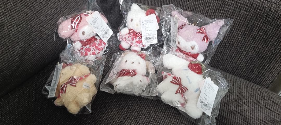 メゾンドフルール×サンリオ いちご新聞 チャーム 6種セット