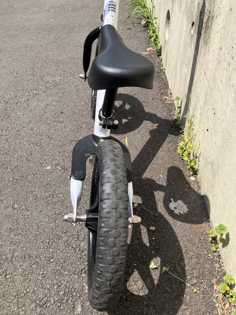 ストライダー　限定色　ホワイト