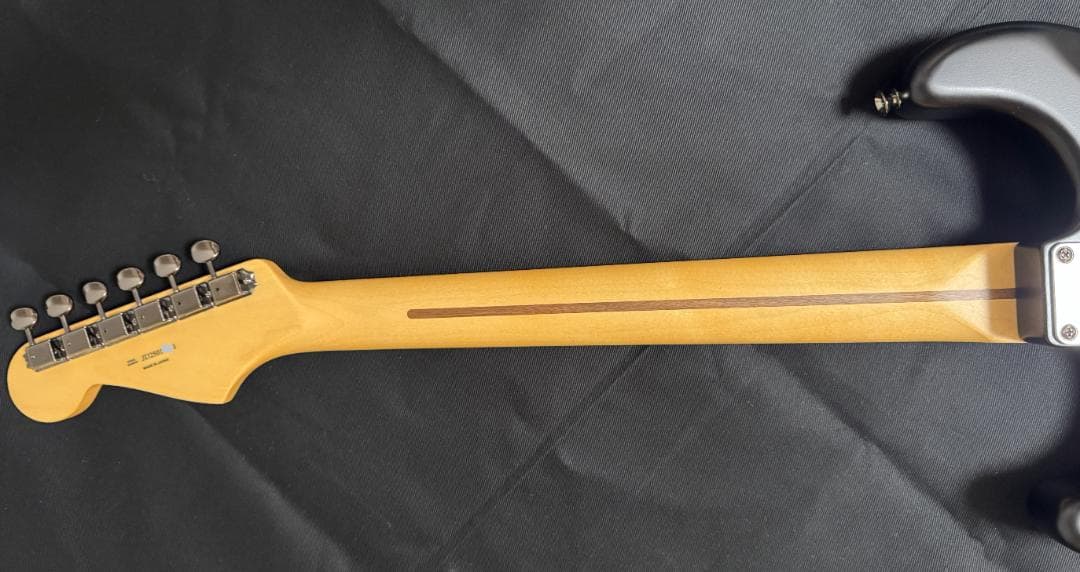 ギター Fender MIJ Limited Stratocaster HSS Noir