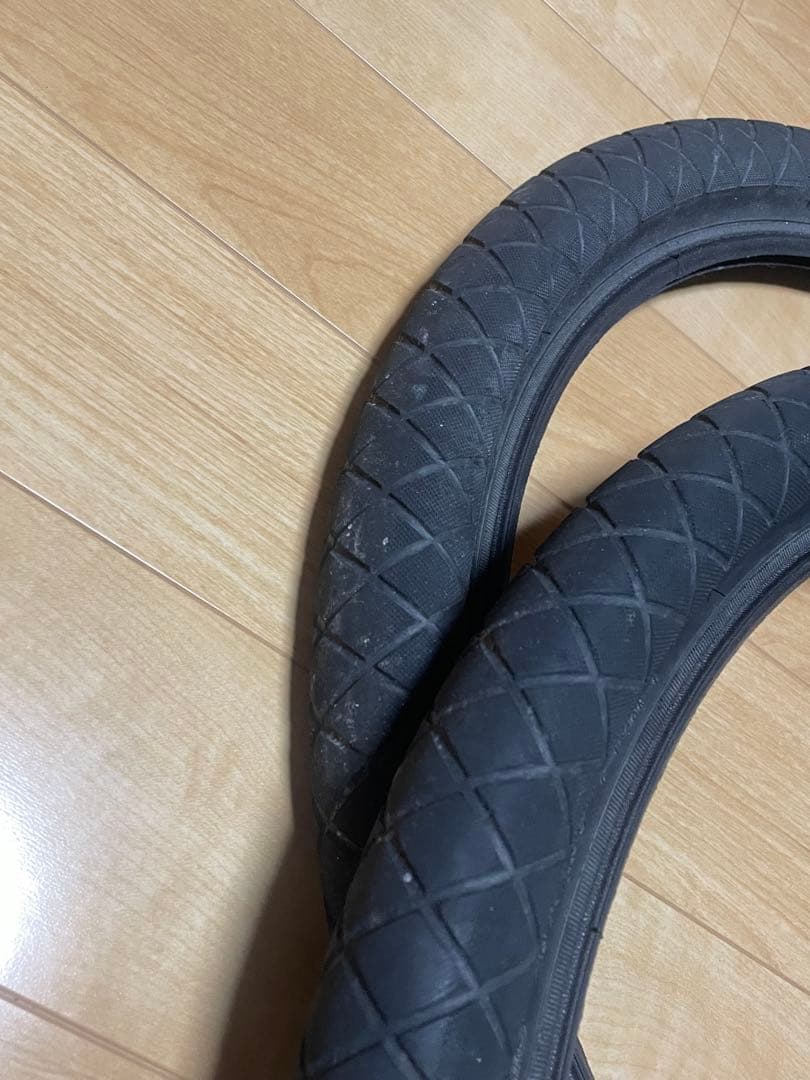 primo bmxタイヤ 20×2.35　2本セット
