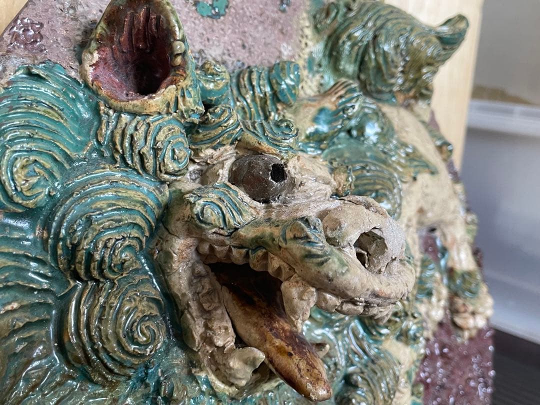 島常賀　壁掛けシーサー白土　壺屋焼