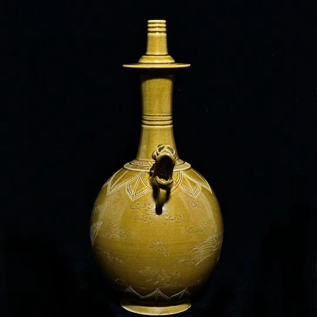 中国古美術・旧蔵の陶磁器鶴模様の静瓶・18x35cm・茶道具・案頭・置物・文房具