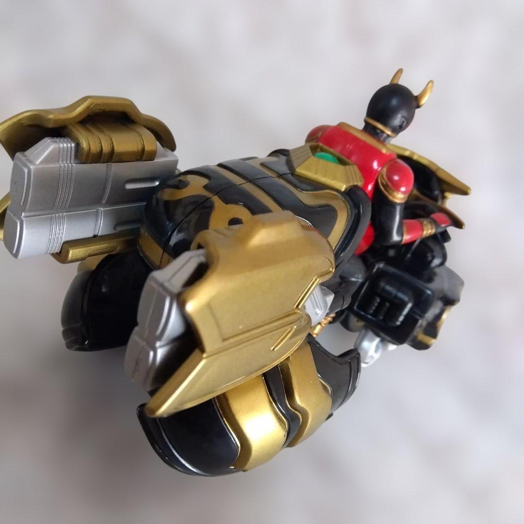 希少品　仮面ライダークウガ　トライゴウラム、ライジングビートゴウラム　プラメカ