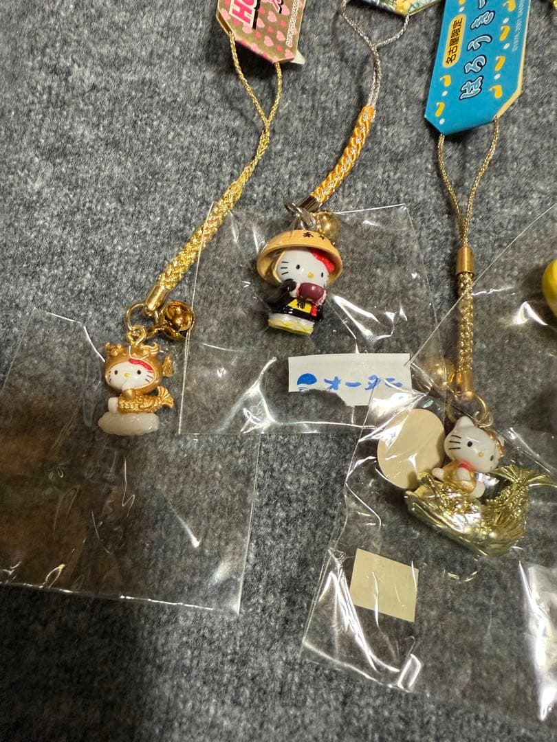 ご当地限定ハローキティ　根付け　19個セット