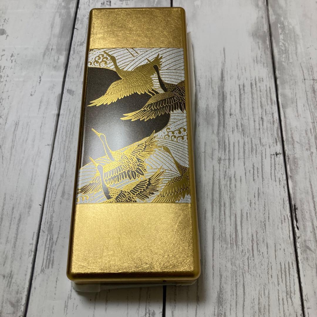 新品　金箔の鶴模様 漆器
