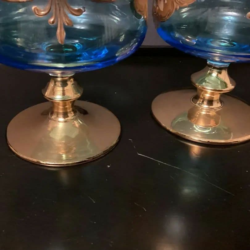 ベネチアングラス　金色とブルーのエレガントなデザインの手描き花柄グラス　①②