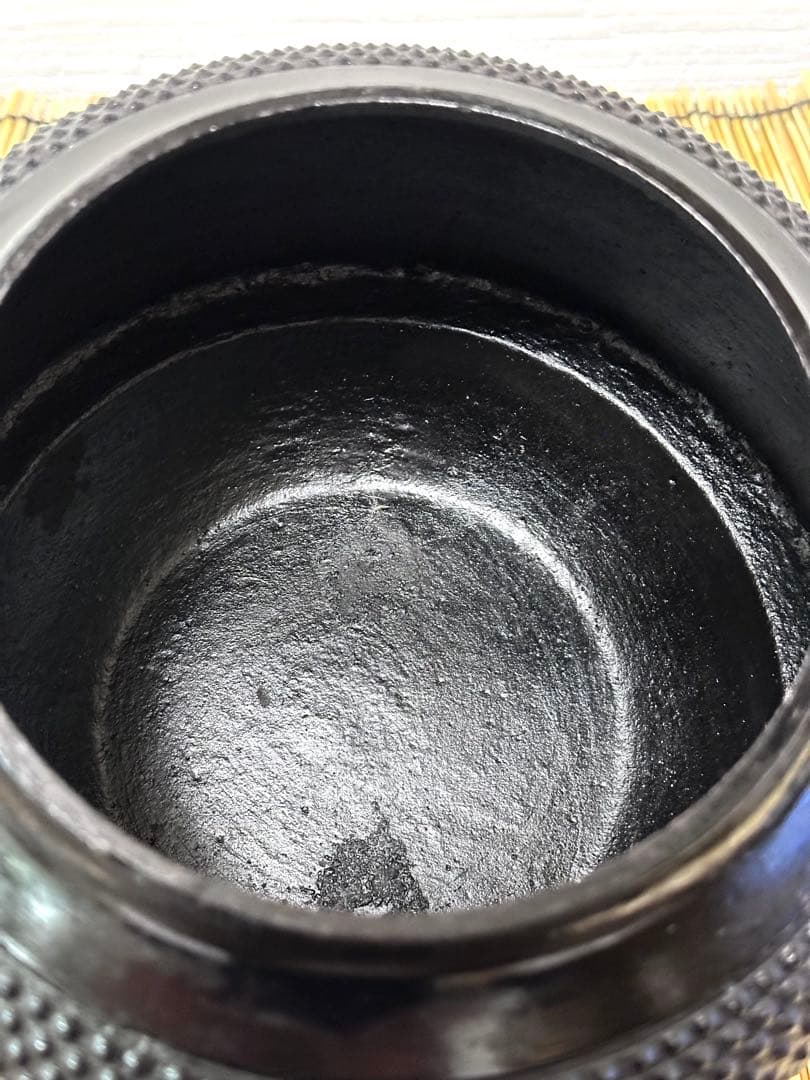 未使用品　成龍堂鋳造所 日本伝統工芸士 及川　齋（齋峰)造２２型アラレ　南部鉄瓶