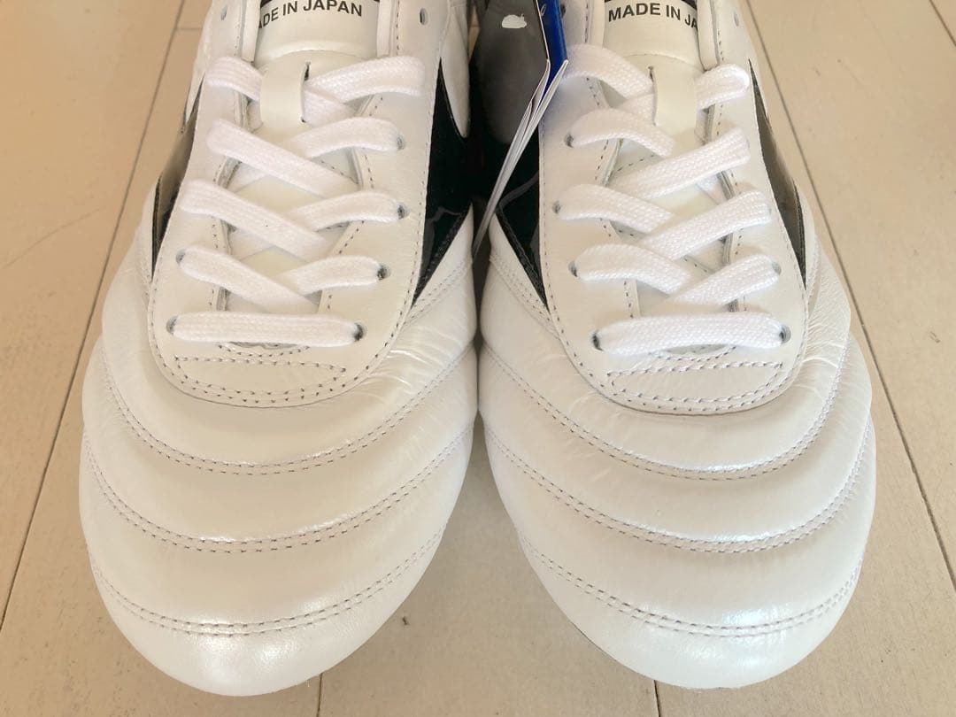 モレリア2ジャパン　ノーマルステッチ　白　26.5㎝　新品。