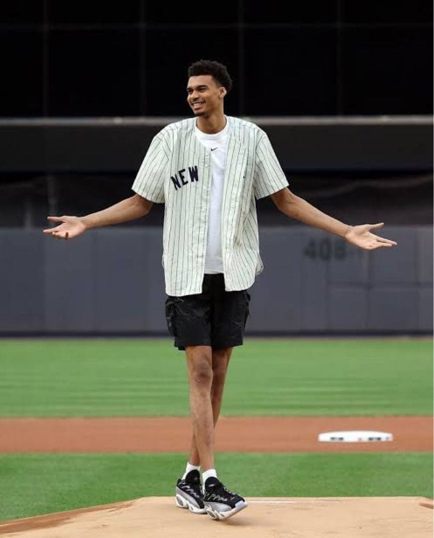 ウェンバンヤマ　レリックカード　ドラフト前日　ヤンキース始球式　直筆サイン無し