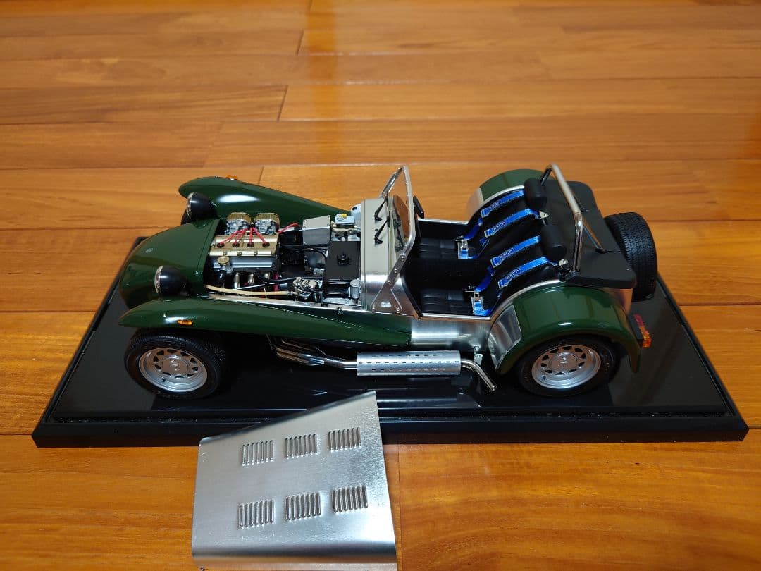 タミヤ1/12ケータハムスーパーセブンBDR完成品