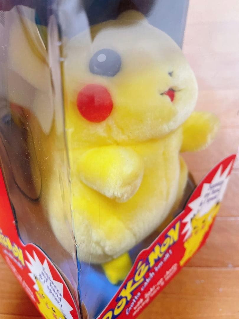 Hasbro ピカチュウ ぬいぐるみ ELECTRONIC PLUSH 1989