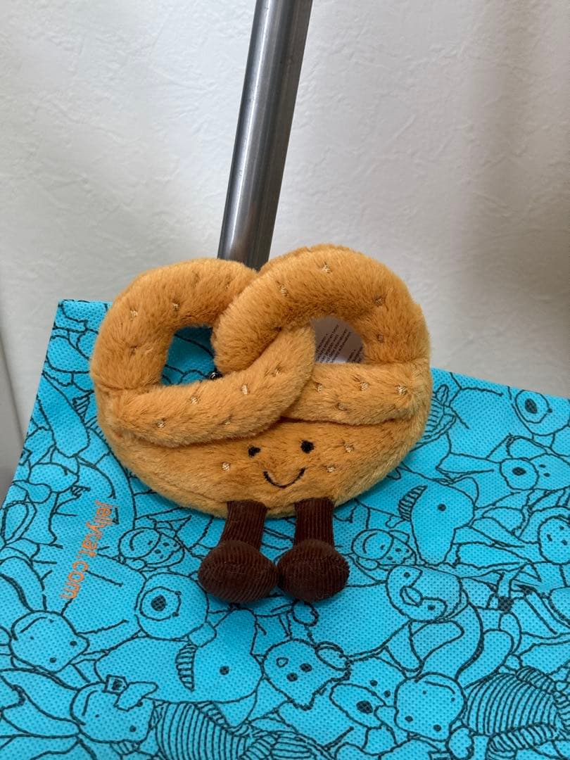 ぬいぐるみ  pretzel bag charm