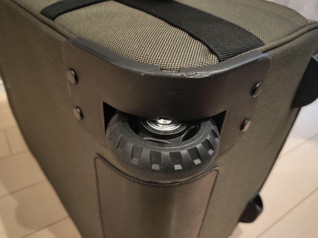 【美品】無印良品 撥水ソフトキャリーケース 40L　カーキ色　オシャレ