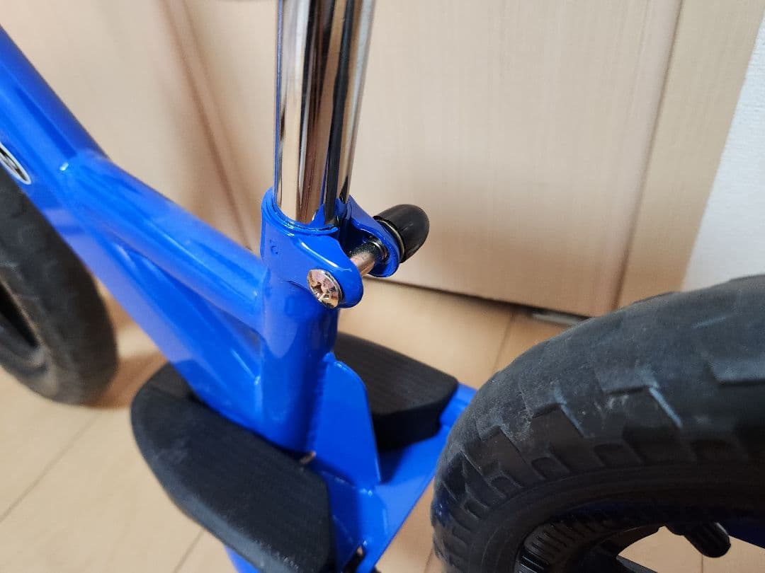 キックバイク、ブレーキ＆スタンド付き