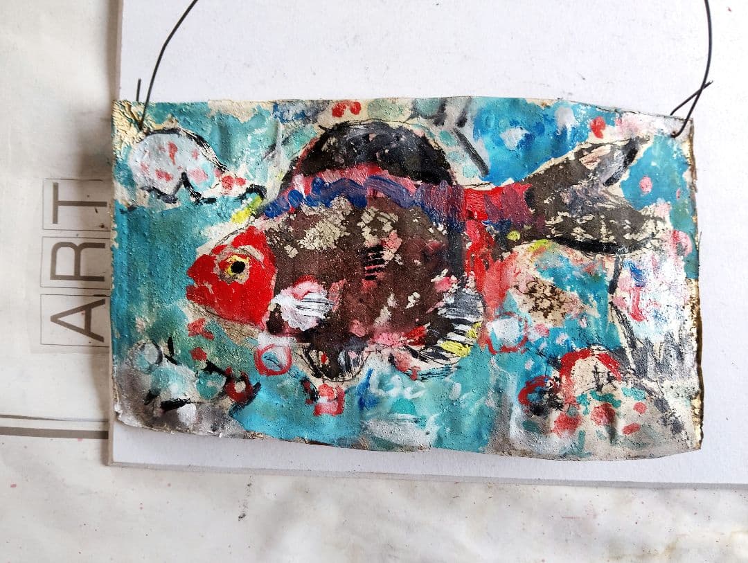 カラフルな魚の油彩画タナゴ