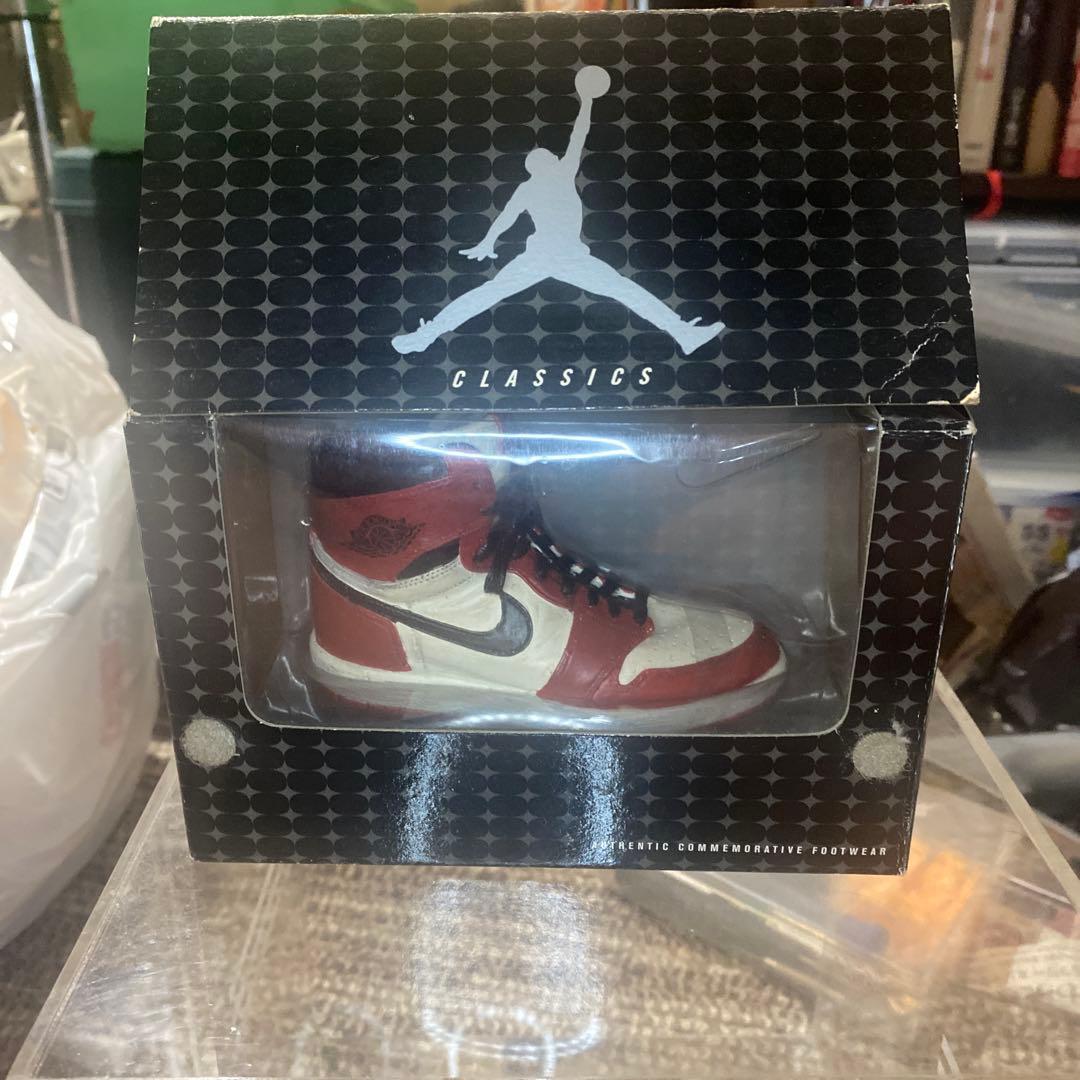 あ*袋様 NIKE AIR JORDAN1陶器製 フィギュア Bowen Des