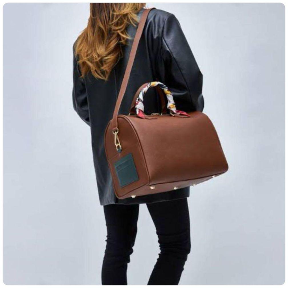 BTS　V　テテ　ボストンバッグ　MUTE BOSTON BAG　旅行　ライブ