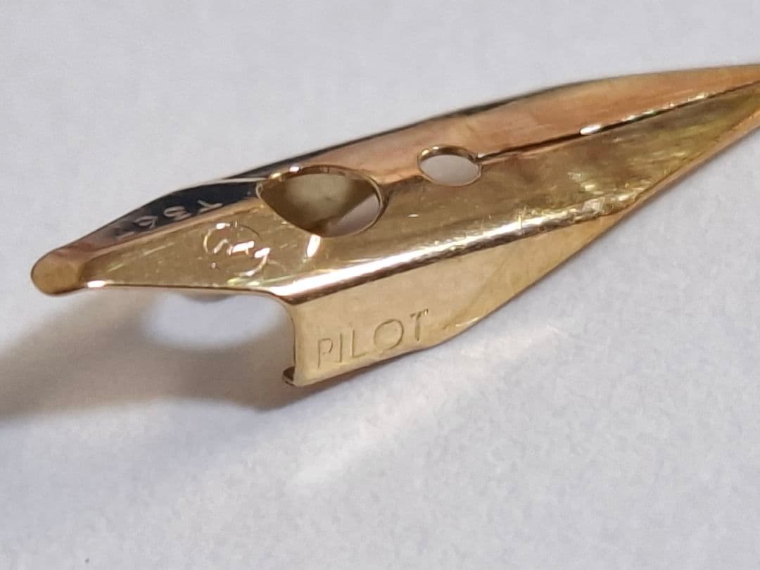 珍品　美品　PILOT　パイロット　万年筆　伸縮軸　ターコイズ色