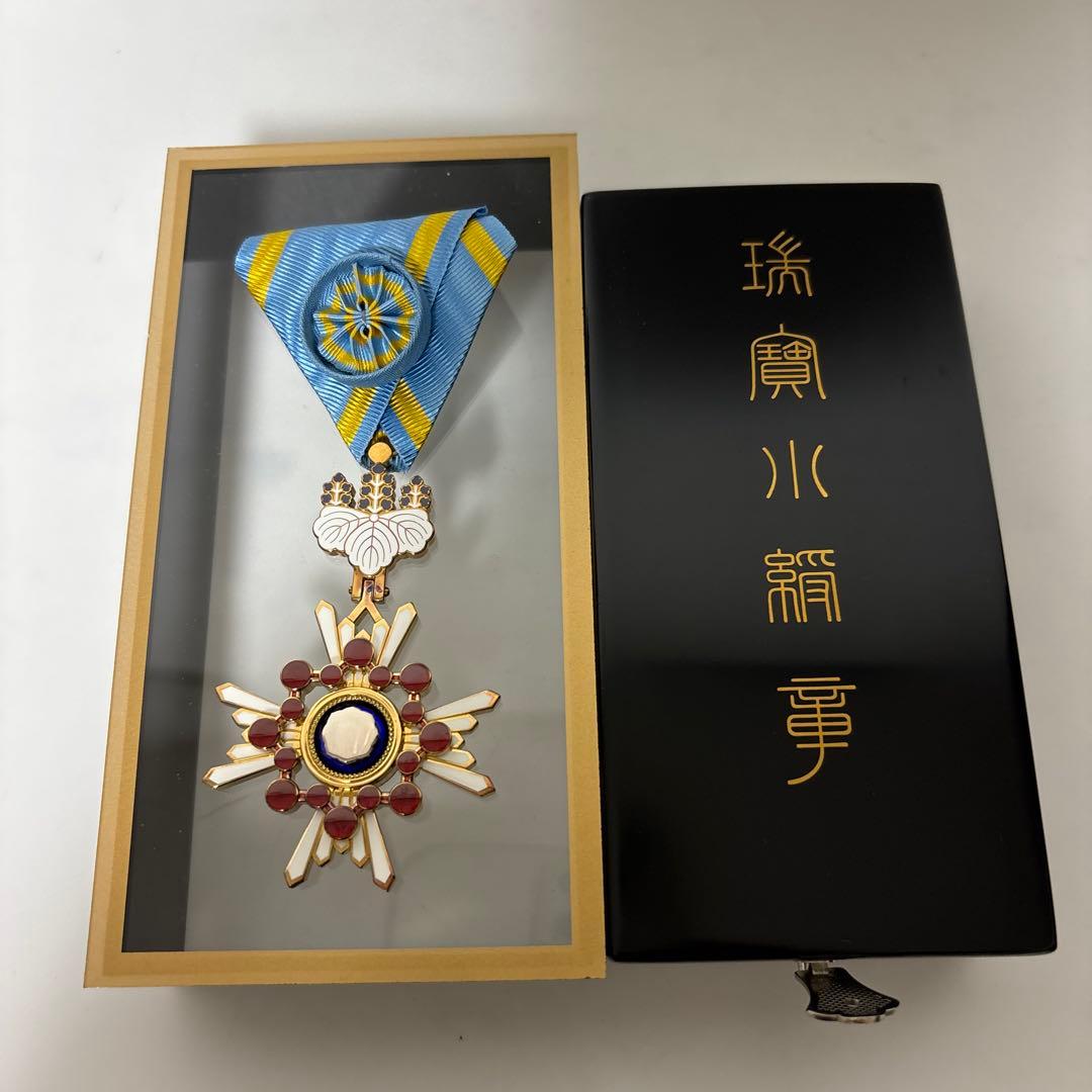 甯*様 [レプリカ・￼複製品）勲章 箱付き