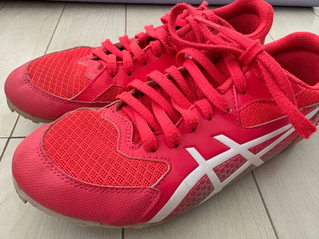 ASICS スパイクシューズ レッド