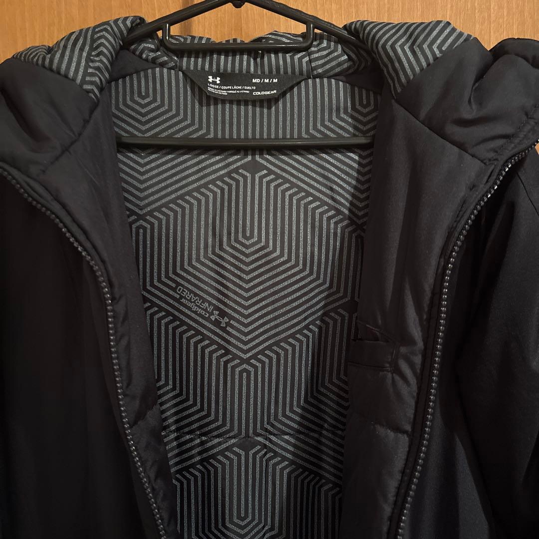 ちゃこ　美品　Under Armour コールドギア ベンチコート MD