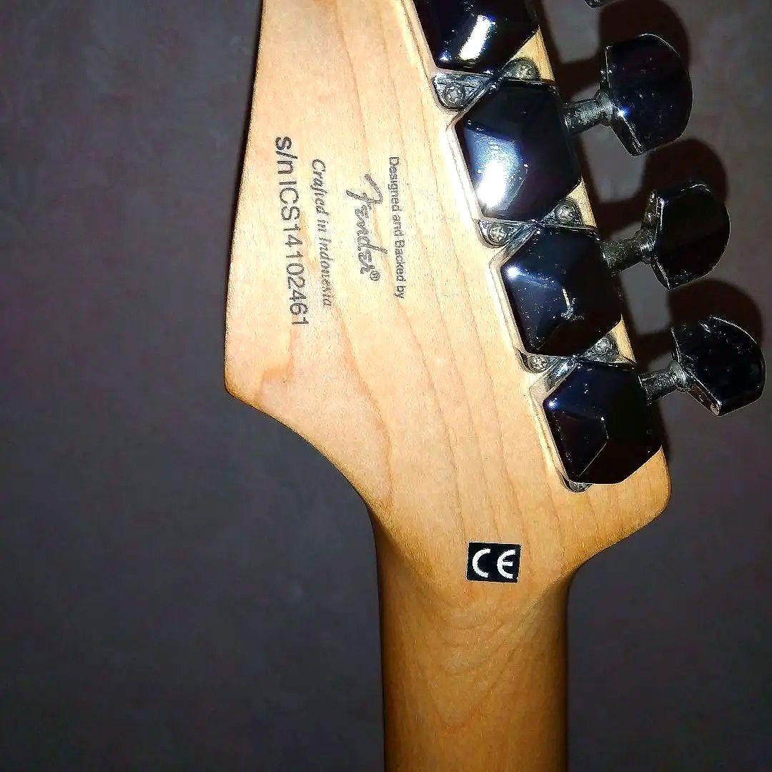 フェンダー スクワイア　ストラト美品　ショルダーケース、ストラップ付