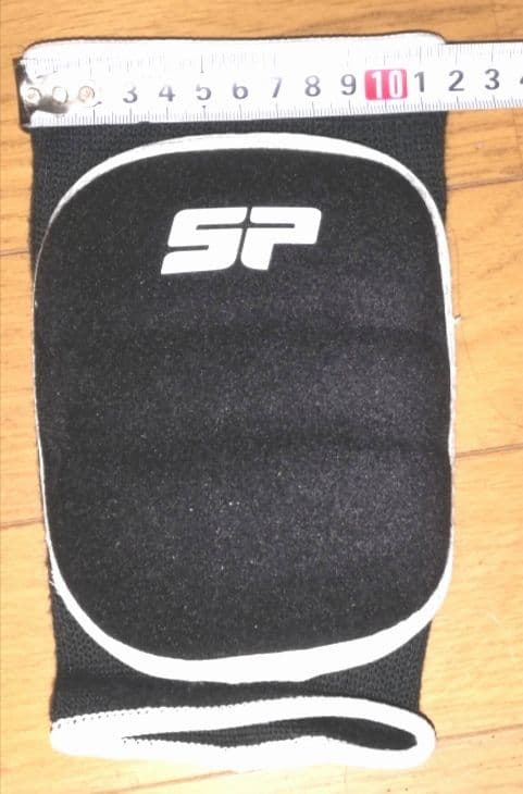 【匿名配送】【未使用】肘　膝　ひじ　ひざ　パッド　GK　ゴレイロ　黒　白